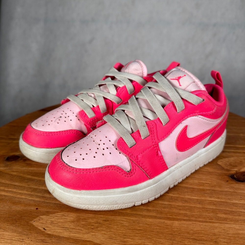 Jordan 1 Low Kids Size 2Y Pink DR9748-661 Good Condition Vibrant Sneakers